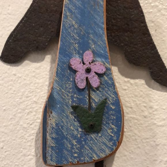 Rustic Angel - Picture 4 of 9